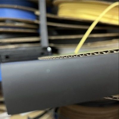 Un buon prezzo. Tubatura nera libera degli strizzacervelli di calore dell'alogeno in linea