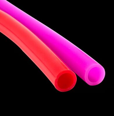 Un buon prezzo. 3 mm di larghezza tubo di gomma di silicone progettato per resistere alle alte temperature e fornire isolamento elettrico in linea