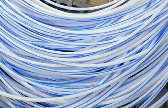 Un buon prezzo. Tubo in PTFE resistente alle alte temperature con resistenza chimica e proprietà di autoestinguimento per uso elettronico in linea